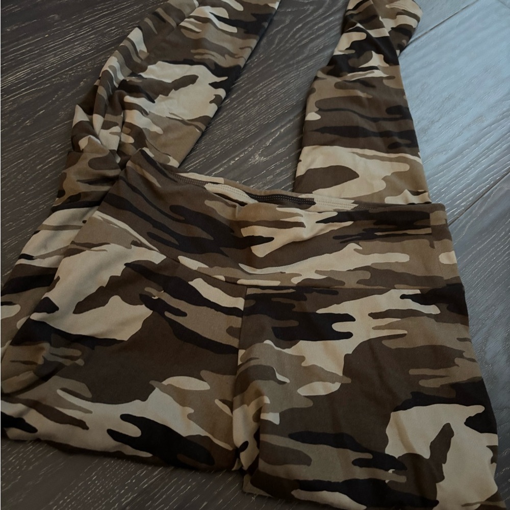 Express Camo Leggings in Olive, Tan & Brown